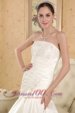 Perfect Hall Bridal Gowns Chapel Train Taffeta Appliques