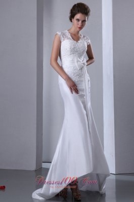 Fashionable High-low Lace Wedding Dress Appliques Bowknot Sash