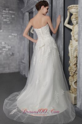 Exquisite Empire Tulle Lace Wedding Dress Sweetheart Sweep