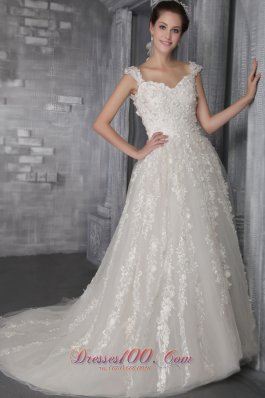 Luxurious Empire Appliques Wedding Gowns Straps Tulle