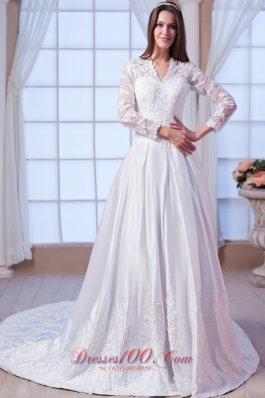 Luxurious Gingle Border Lace Wedding Dress Sleeved Chapel