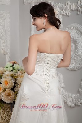 Elegant Appliques Lace Church Wedding Dress Gingle Border