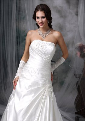 Strapless White Taffeta Bridal Gowns Appliques Court Ruffles