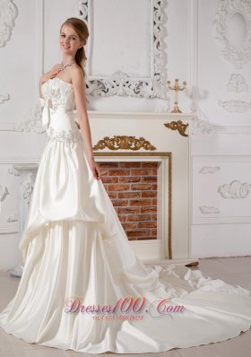 Beautiful Mass Wedding Dress A-line Layer Appliques Brooch