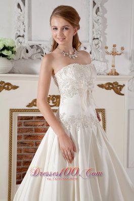 Beautiful Mass Wedding Dress A-line Layer Appliques Brooch