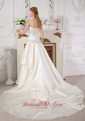 Beautiful Mass Wedding Dress A-line Layer Appliques Brooch