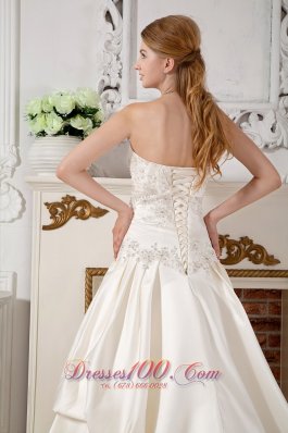 Beautiful Mass Wedding Dress A-line Layer Appliques Brooch