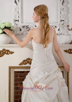 Chic Church Wedding Dress Appliques Court Train Taffeta