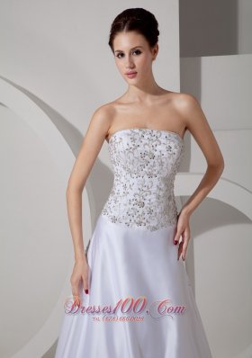 Delicate Queen Katherine Style Wedding Gowns Embroidery