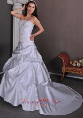 Classical Wedding Ball Gowns Strapless Taffeta Appliques