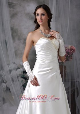 Customize Sweetheart Wedding Gowns Pearls Beading Court