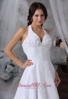 Halter Pick-ups Decorate Wedding Gowns Fashion For 2013