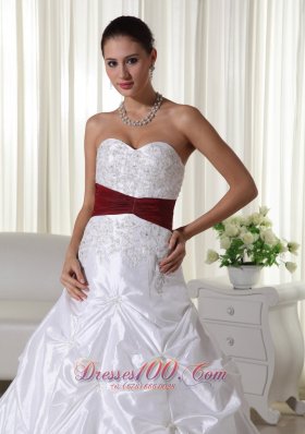 Appliques Wedding Ball Gowns Colored Sweetheart Chapel Train