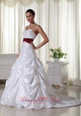 Appliques Wedding Ball Gowns Colored Sweetheart Chapel Train