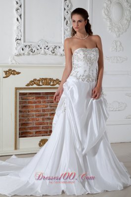 Pretty Pick-ups Clasp Wedding Dress Embroidery Winter