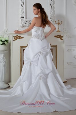 Pretty Pick-ups Clasp Wedding Dress Embroidery Winter