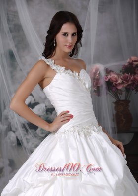 Floral One shoulder Puffy Wedding Gowns Appliques