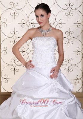 Embroidery White Pick-ups Wedding Gown Princess