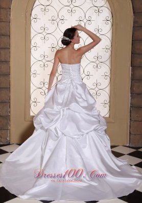 Embroidery White Pick-ups Wedding Gown Princess