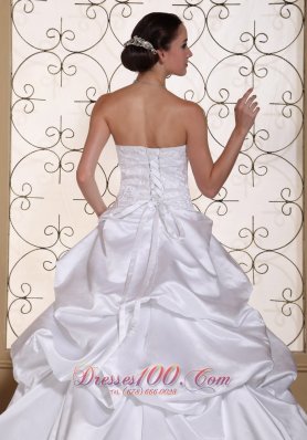 Embroidery White Pick-ups Wedding Gown Princess