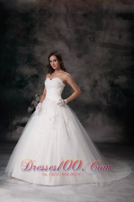 Sweetheart Ball Gown Wedding Dress Dreamy Appliques Court