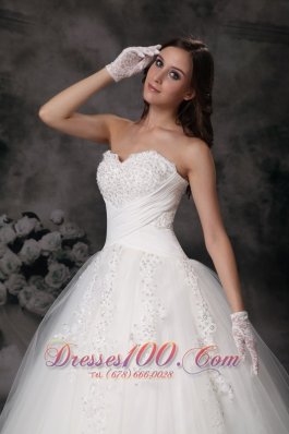 Sweetheart Ball Gown Wedding Dress Dreamy Appliques Court