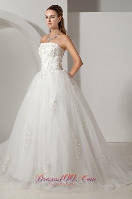 Strapless Appliques Wedding Dress With Chapel Train