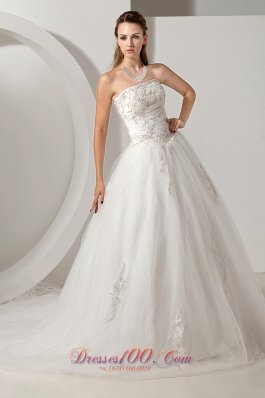 Strapless Appliques Wedding Dress With Chapel Train