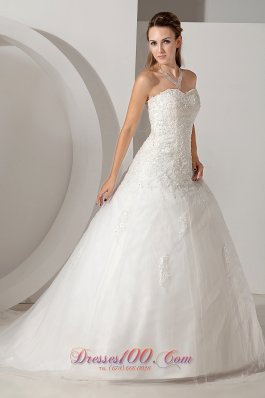 Sweetheart Court Train Appliques Wedding Dress