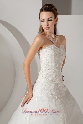 Sweetheart Court Train Appliques Wedding Dress