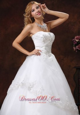 Embroidery Taffeta Strapless Beaded Wedding Dress