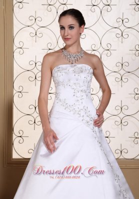 Strapless Embroidery Chapel Train Wedding Gown Dress