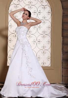 Strapless Embroidery Chapel Train Wedding Gown Dress