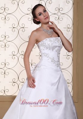 Strapless Embroidery Chapel Train Wedding Gown Dress