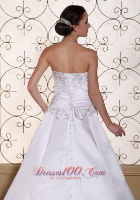 Strapless Embroidery Chapel Train Wedding Gown Dress