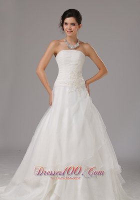 Ruched Organza Appliques Wedding Dress A Line