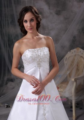 Court Train Strapless Embriodery Satin Bridal Wedding Dress