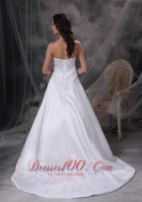 Court Train Strapless Embriodery Satin Bridal Wedding Dress