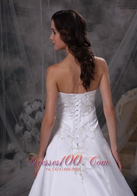 Court Train Strapless Embriodery Satin Bridal Wedding Dress