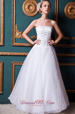 A Line Strapless Lace Wedding Dress Floor Length