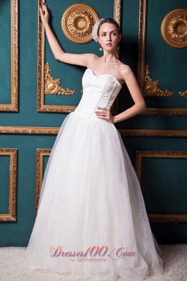 Organza Brush Train Sweetheart Bridal Gown Wedding Dress