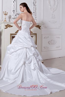 Embroidery Court Train Taffeta Wedding Gowns