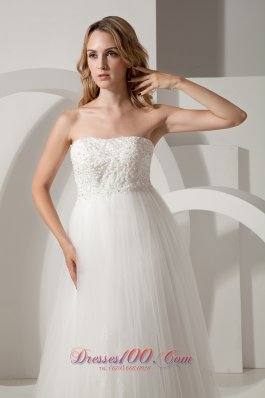 Appliques Brush Train Strapless Wedding Dress