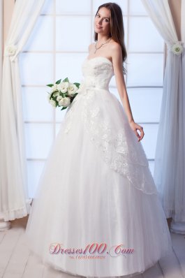 Sweetheart Hand Made Flowers Appliques Wedding Dress