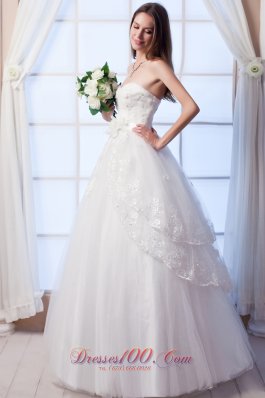 Sweetheart Hand Made Flowers Appliques Wedding Dress