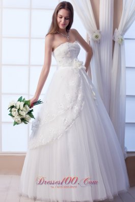 Sweetheart Hand Made Flowers Appliques Wedding Dress