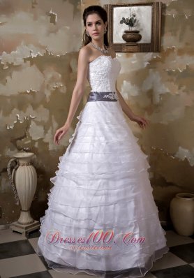 Appliques Layers Wedding Dress With Colored Belt