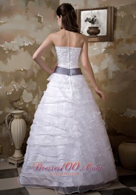 Appliques Layers Wedding Dress With Colored Belt