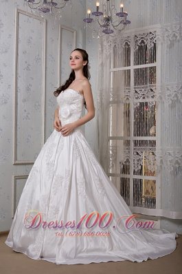 Hand Made Flower Appliques Brush Wedding Dress