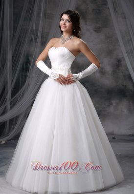 Sweetheart Appliques Tulle Wedding Dress Beaded